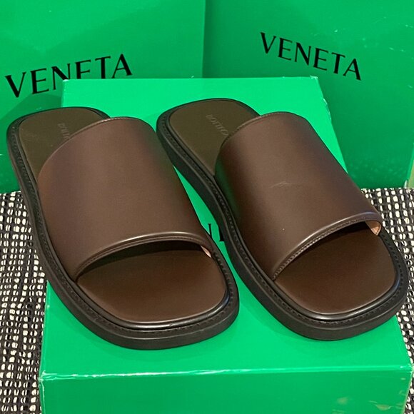 Bottega Veneta 667087 Vienna Calf Leather Sandals, rubber sole, Size 41, 43 - Picture 12 of 13